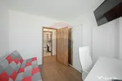 Apartament modern cu 3 camere și loc de parcare în ansa... 