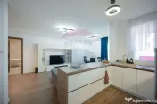 Apartament modern cu 3 camere și loc de parcare în ansa... 