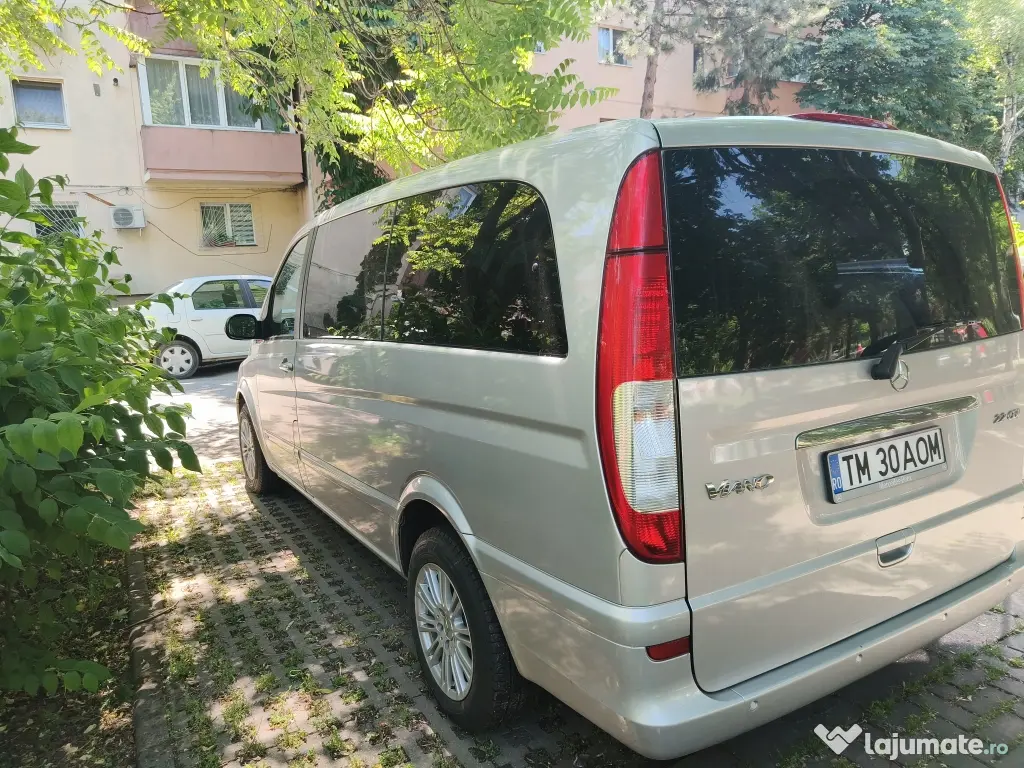Vând Mercedes Viano