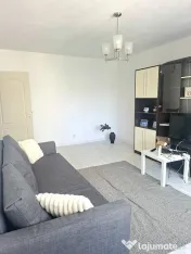 De inchiriat apartament 2 camere, Piața Centrală, et. 4... 