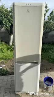 Frigider Combină frigorifică Indesit – Stare perfectă de funcționare 