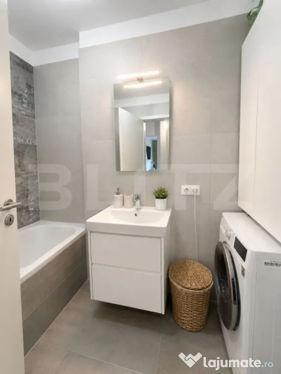 Studio premium cu balcon, loc de parcare si boxa – Kasper