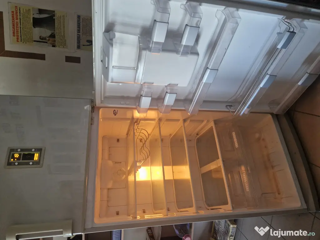 Frigider Beko in doua usi, Model DEN 477MWD, Volum 477litri
