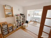 Apartament 4 camere, semidecomandat - zona Tractorul 