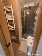 Apartament 4 camere, semidecomandat - zona Tractorul 