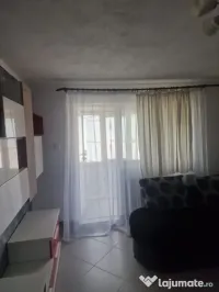 Închiriez garsoniera