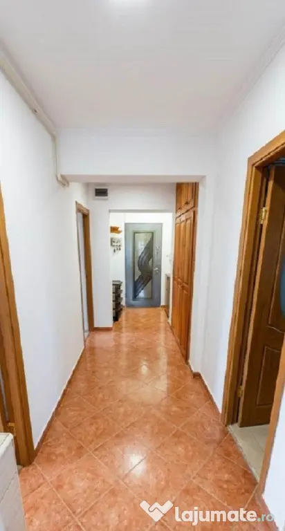 Apartament 2 camere,balcon inchis, lift, cartier Intre Lacuri