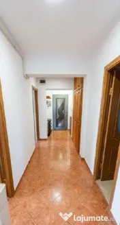 Apartament 2 camere,balcon inchis, lift, cartier Intre Lacuri