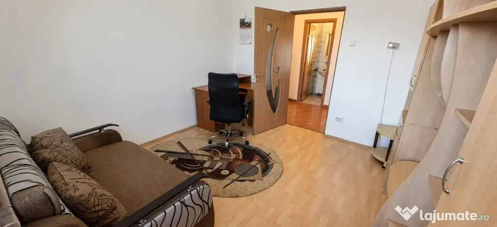 Apartament 2 camere,balcon inchis, lift, cartier Intre Lacuri