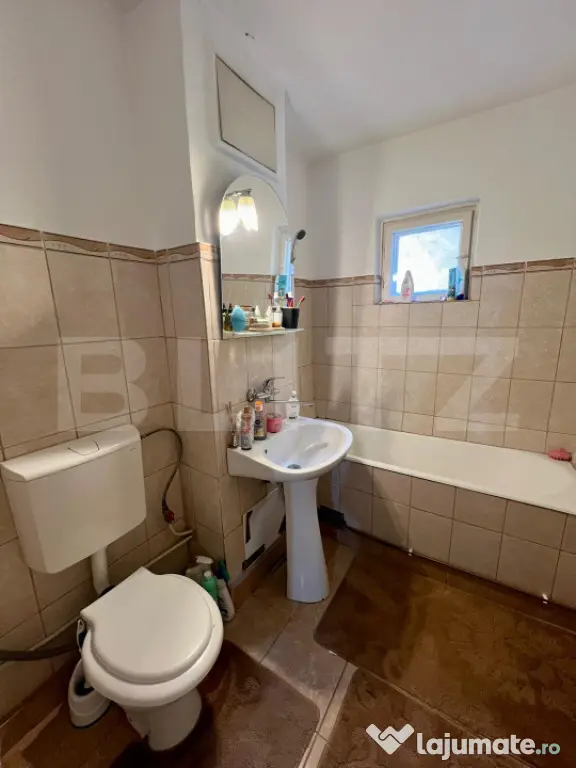 Apartament 2 camere, centrala si AC, zona Rond cartier Rovin