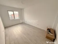 2 Camere Decomandat cu Parcare si Geam Baie la 2 min STB - F 