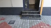 Inchiriez apartament in Vila in Deva, zona ultracentrala, curte comuna 