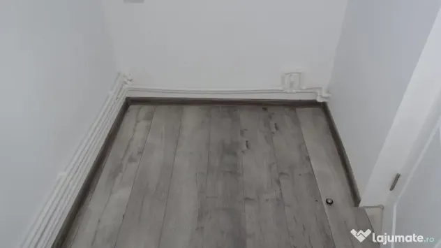 Inchiriez apartament in Vila in Deva, zona ultracentrala, curte comuna