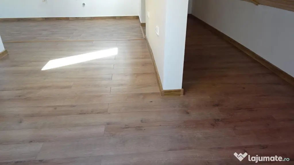 Inchiriez apartament in Vila in Deva, zona ultracentrala, curte comuna