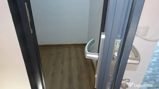 Inchiriez apartament in Vila in Deva, zona ultracentrala, curte comuna