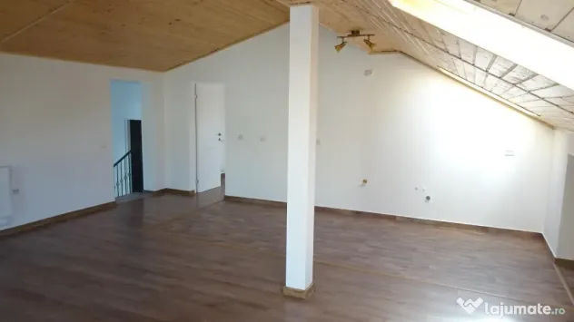 Inchiriez apartament in Vila in Deva, zona ultracentrala, curte comuna