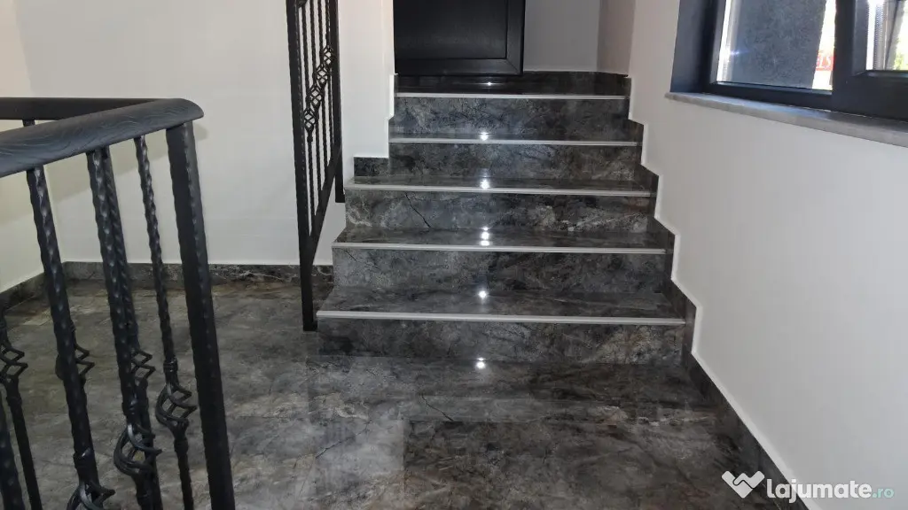 Inchiriez apartament in Vila in Deva, zona ultracentrala, curte comuna
