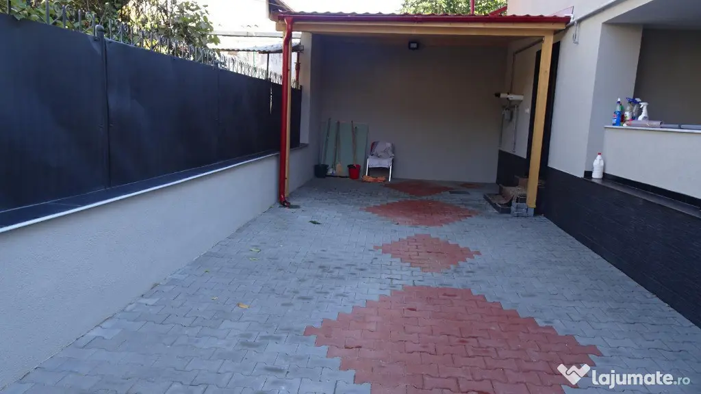 Inchiriez apartament in Vila in Deva, zona ultracentrala, curte comuna