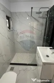 Apartament cu 3 camere B.dul Bucuresti 