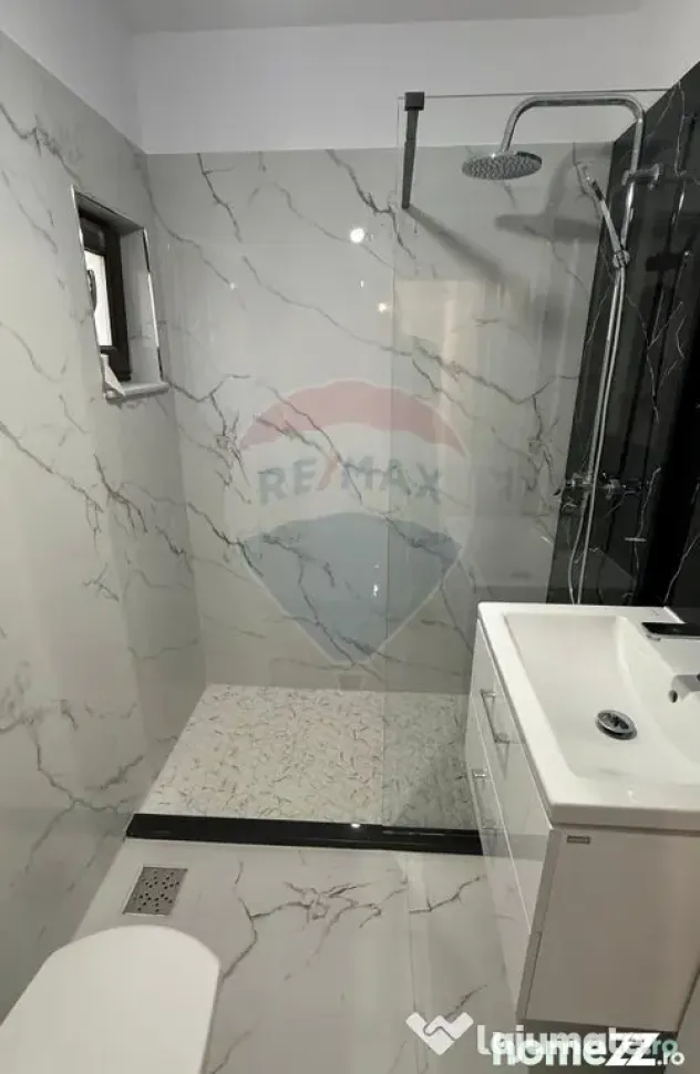 Apartament cu 3 camere B.dul Bucuresti