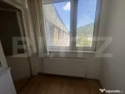 Apartament de vanzare, partial renovat. 