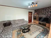 Apartament 3 camere decomandat etaj 2/4 zona Rovine