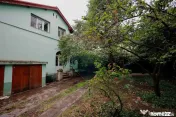 Casă în Centrul Istoric, cu mansardă, singur în curte... 
