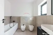 Vila Individuala 6 Camere | Curte 422 mp | Tunari – Nor... 