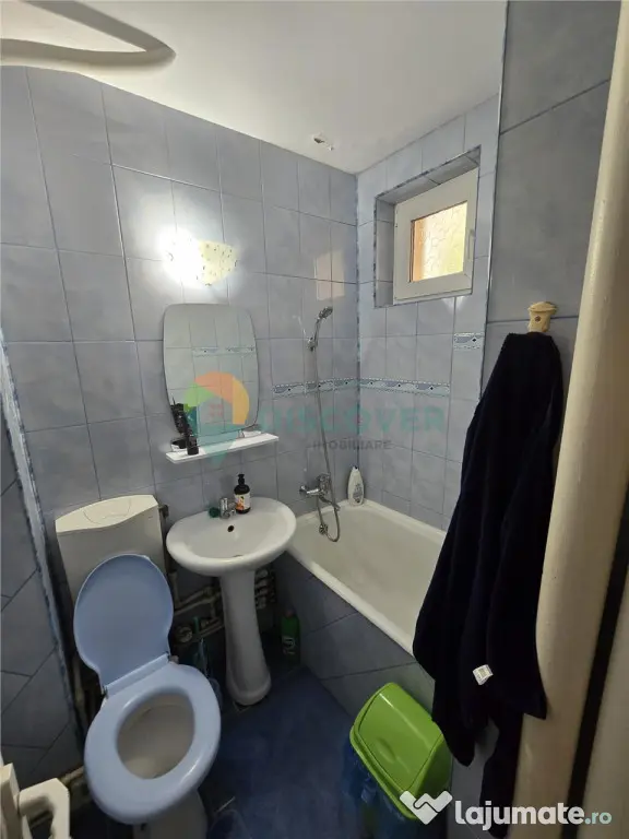 APARTAMENT 2 CAMERE, SEMIDECOMANDAT