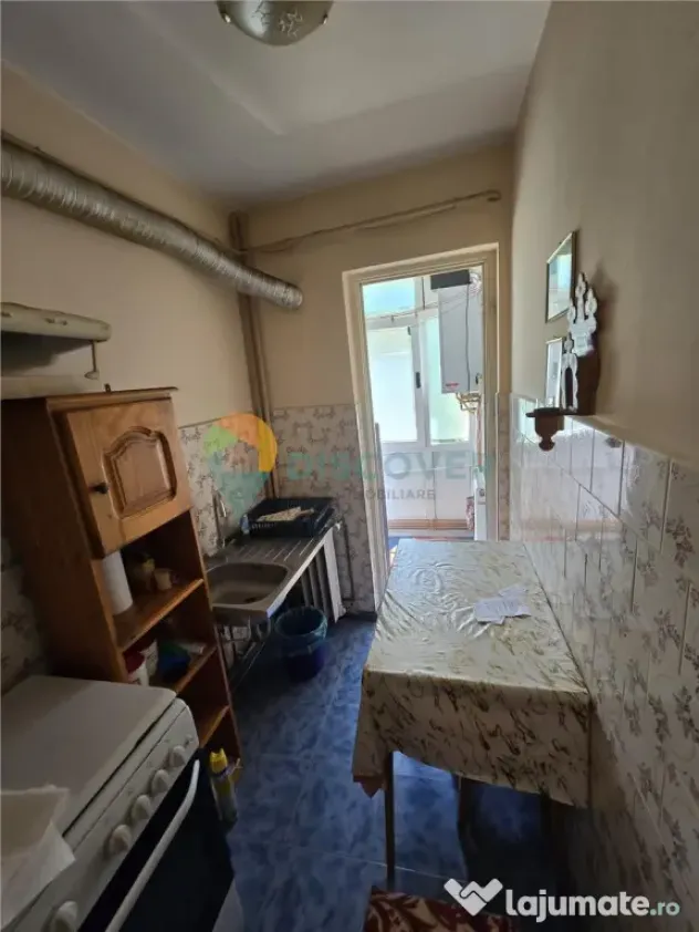 APARTAMENT 2 CAMERE, SEMIDECOMANDAT