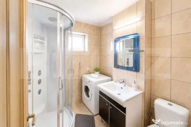 Apartament 3 camere, 2 dormitoare, etaj intermediar cu lift,