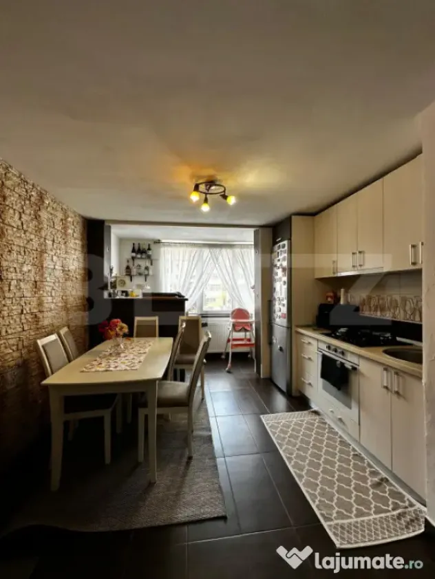 Apartament complet renovat, mobilat și utilat – etaj 1, z