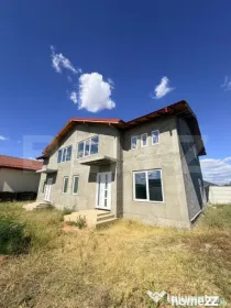 Casa duplex la rosu C1+C2, 302 mp utili, 500 mp teren