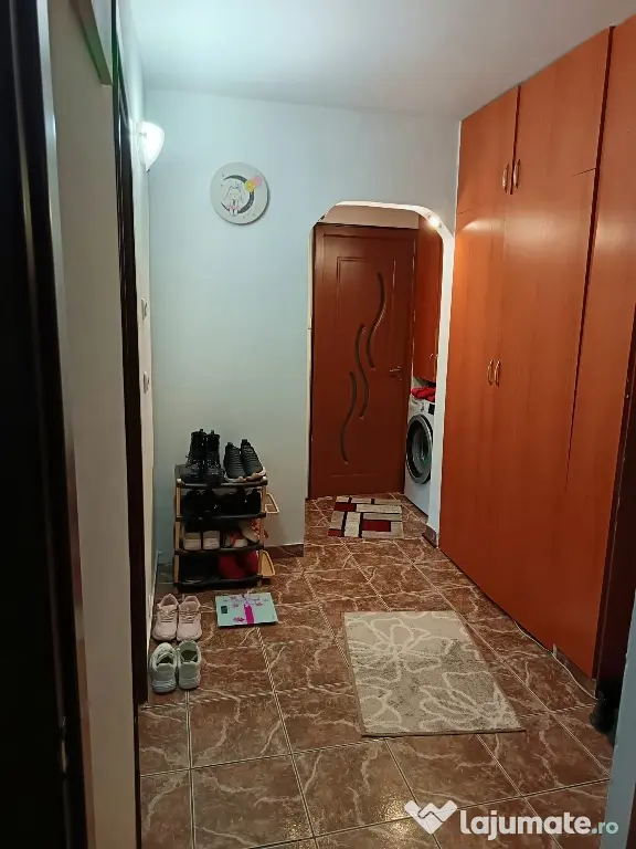 Inchiriere apartament 2 camere – Ploiești, zona Vest-Baraolt