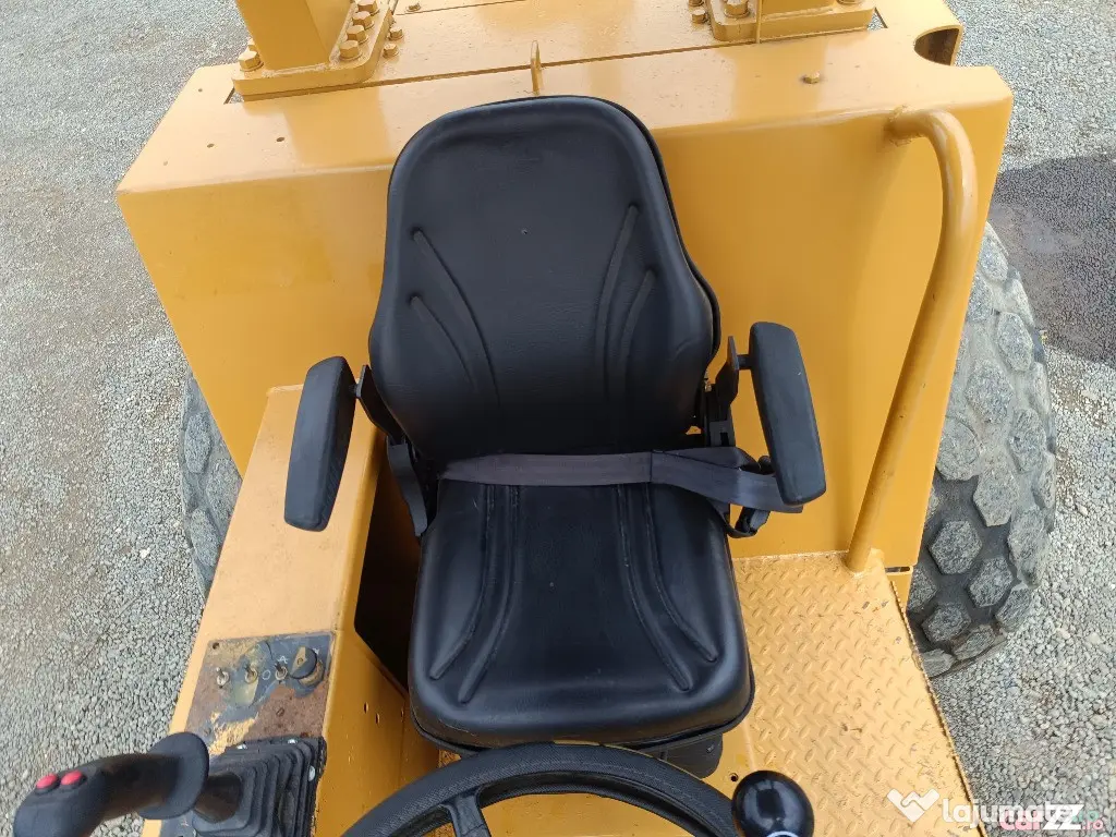 Cilindru compactor Caterpillar CS-563, 11.5 tone