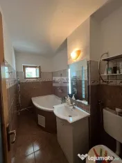 Apartament 3 camere, etaj 1/ 82,3 mp/ zona Spitalul Munic...
