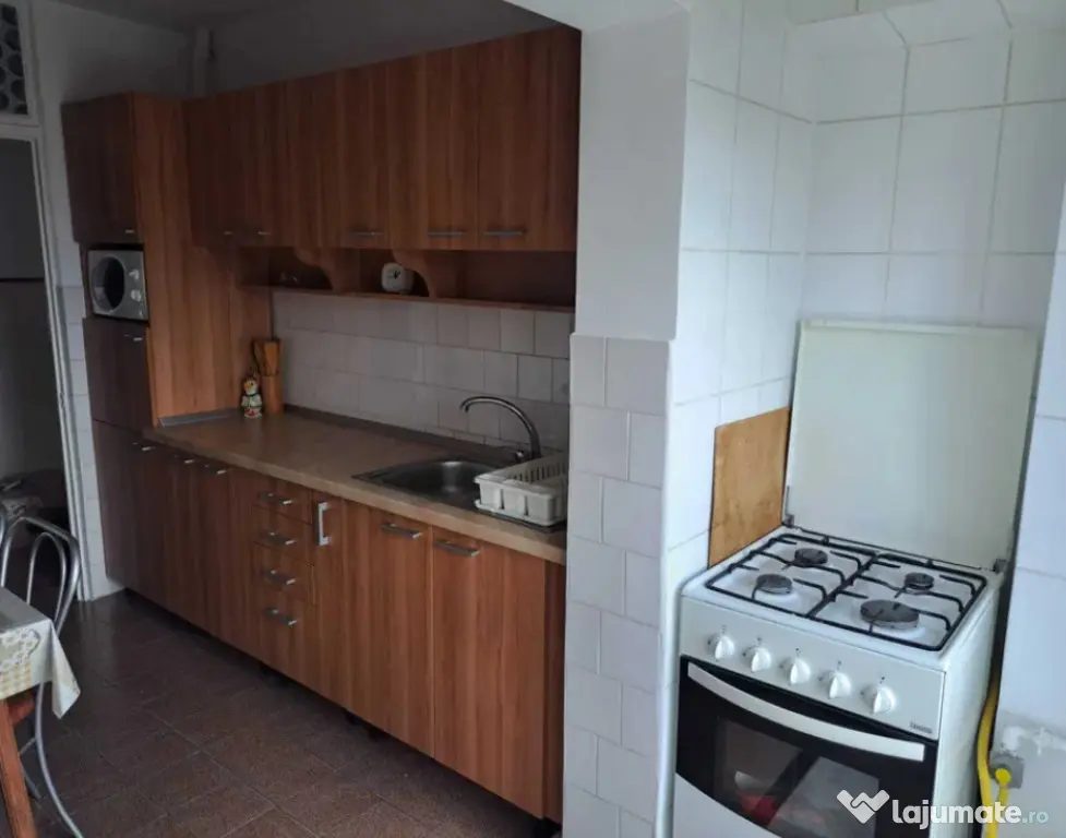Apartament 2 camere, decomandat - zona Scriitorilor