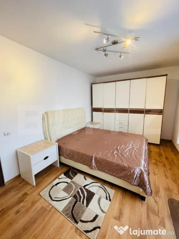 Apartament 3 camere, 64mp, parcare, etaj 1, zona Teilor