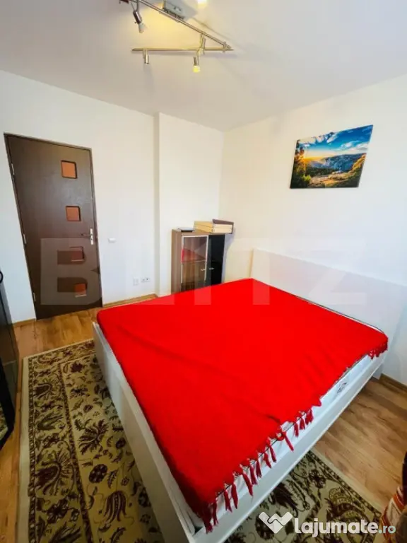 Apartament 3 camere, 64mp, parcare, etaj 1, zona Teilor