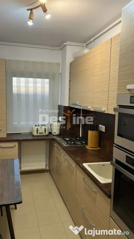 Apartament cu 2 camere la etaj intermediar, cu balcon, situa