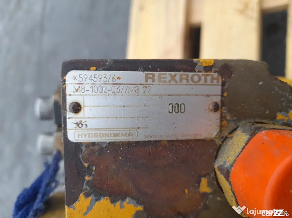 Distribuitor hidraulic Rexroth M8-1003-03/7M8-22 excavator Liebherr A902