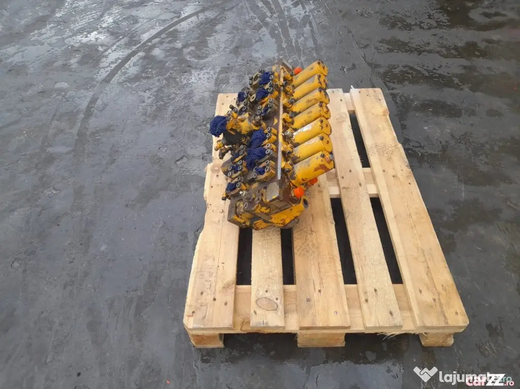 Distribuitor hidraulic Rexroth M8-1003-03/7M8-22 excavator Liebherr A902