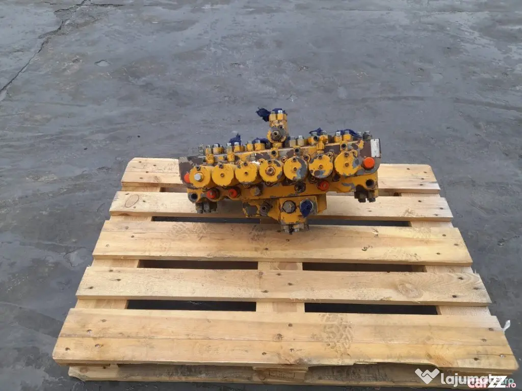 Distribuitor hidraulic Rexroth M8-1003-03/7M8-22 excavator Liebherr A902