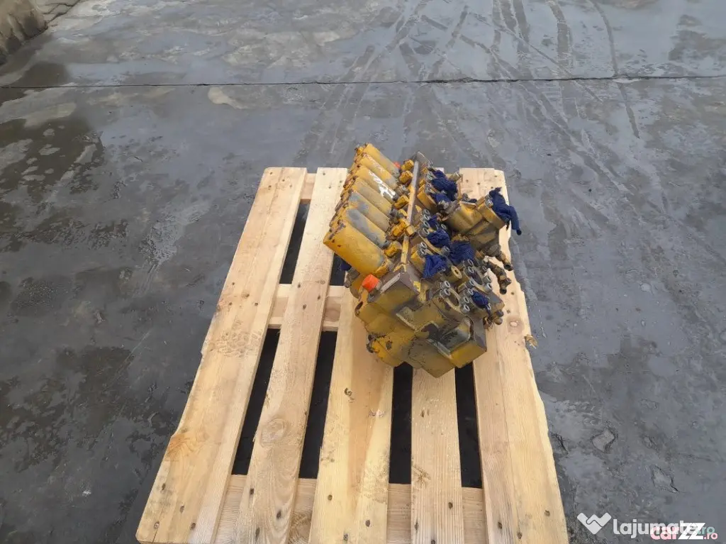 Distribuitor hidraulic Rexroth M8-1003-03/7M8-22 excavator Liebherr A902