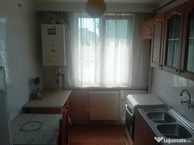 Ap 2 Cam Posta Maratei 54mp etaj 1 decomandat centrala termopan