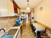 Apartament cu 3 camere decoamndate in zona Mihai Viteazu