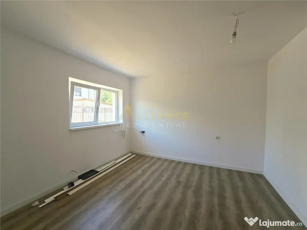 Casa individuala- 6 camere - 4 bai- 3 dressinguri-100m de au