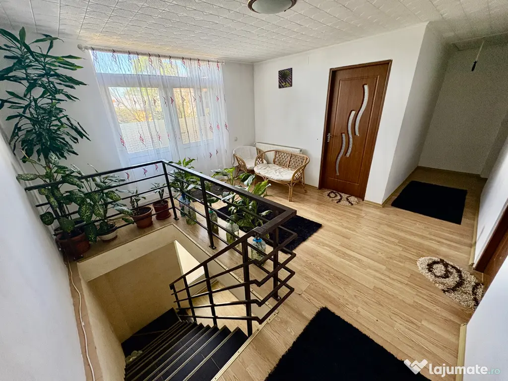 Casă de vânzare în Clinceni strada privata. panouri solare