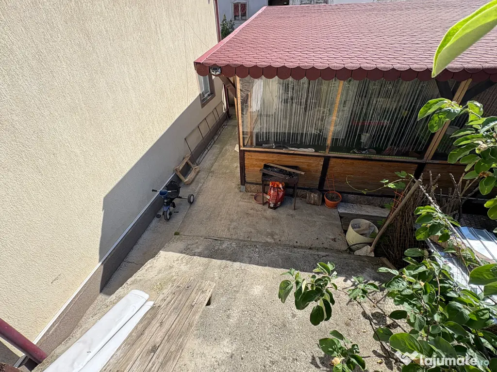 Casă de vânzare în Clinceni strada privata. panouri solare