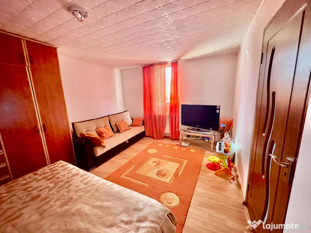 Casă de vânzare în Clinceni strada privata. panouri solare